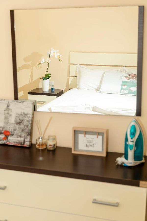 Vlorë Bay Inn Apartment Sea Front מראה חיצוני תמונה